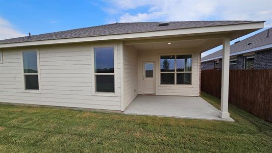 New construction Single-Family house 617 Amber Fields Dr, Ponder, TX 76259 plan OXFORD - image