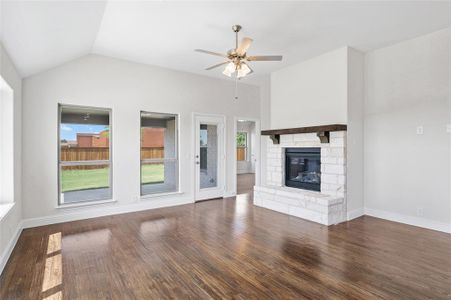New construction Single-Family house 640 Brazos Dr, Van Alstyne, TX 75495 - image 14