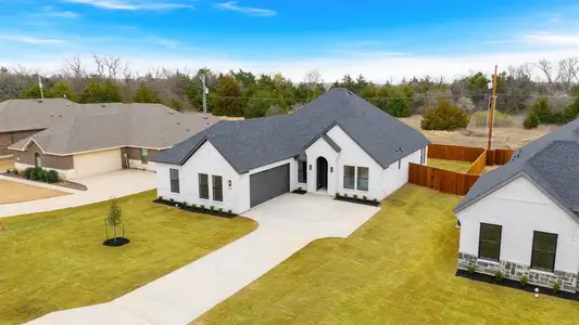 New construction Single-Family house 598 E Woodell Dr, Glenn Heights, TX 75154 - image