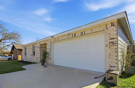 New construction Single-Family house 12410 Drifting Winds Dr, Houston, TX 77044 - image