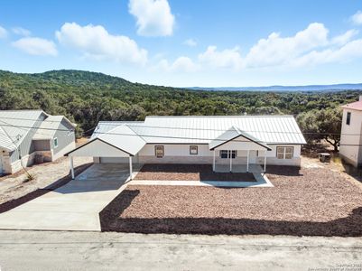 New construction Single-Family house 221 Deer Oaks Dr, Lakehills, TX 78063 - image