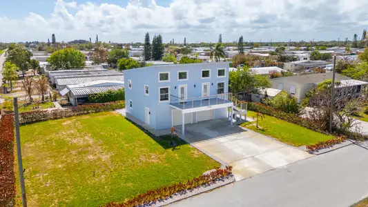 New construction Single-Family house 7932 Se Skylark Ave, Hobe Sound, FL 33455 - image