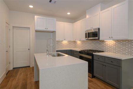 New construction Single-Family house 879 Rachel St, Unit B, Houston, TX 77091 - image 6