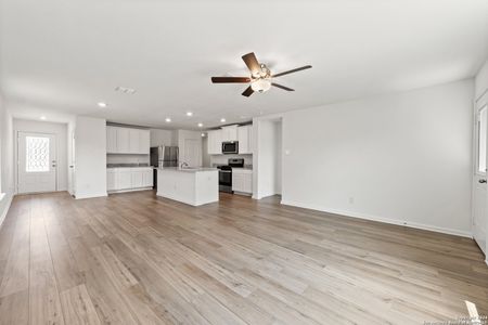 New construction Single-Family house 14923 Telfaire Mdw, Von Ormy, TX 78073 null- photo 6 6