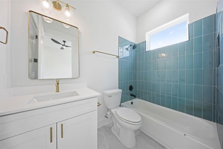 New construction Single-Family house 8918 Sunshine Laverne Ln, Houston, TX 77080 - image 14