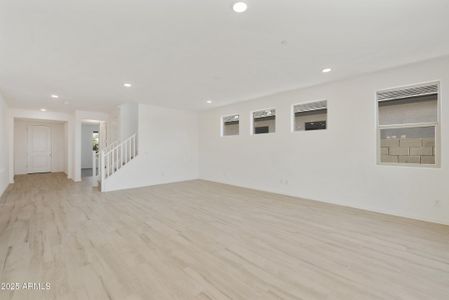 New construction Single-Family house 15675 W Mercer Ln, Surprise, AZ 85379 null- photo 25 25