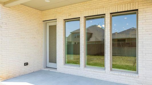 New construction Single-Family house 166 Plumbago Loop, Bastrop, TX 78602 Design 2049W- photo 28 28