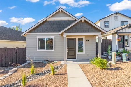 New construction Single-Family house 3999 Sw Obsidian Pl, Redmond, OR 97756 plan Astoria - image