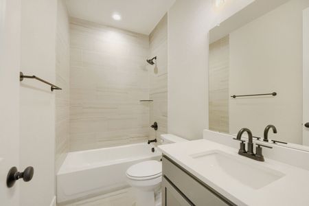 New construction Single-Family house 9912 Oak Glade Dr, Denton, TX 76207 plan 1566 - image 14
