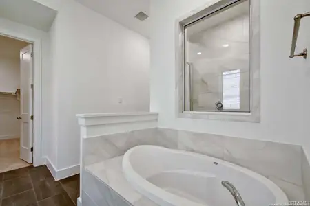 New construction Single-Family house 125 Pin Oak, Castroville, TX 78009 plan Roxburgh Plan - image 8