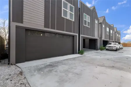 New construction Single-Family house 3415 Stonewall St, Houston, TX 77020 - image