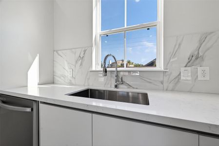 New construction Single-Family house 6702 Metro Blvd, Unit 8, Houston, TX 77083 - image 17