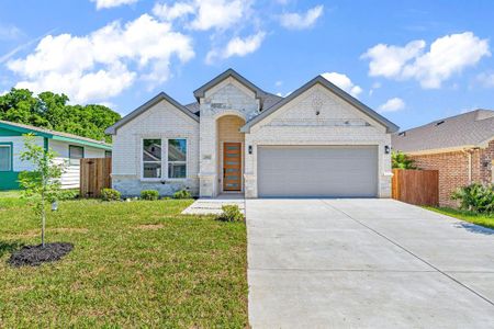 New construction Single-Family house 2006 San Antonio Street, Grand Prairie, TX 75051 - photo 0