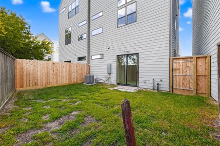 New construction Single-Family house 2855 Decker Pl, Houston, TX 77003 - image 4