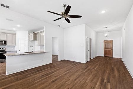 New construction Single-Family house 100 Annabel Dr, Paradise, TX 76073 plan The Granger - image 16