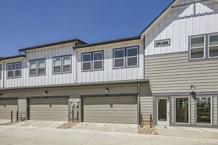 New construction Townhouse house 2729 Bear Springs Cir, Longmont, CO 80501 Terrain- photo 1 1