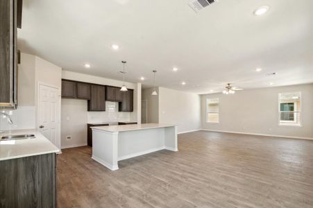 New construction Single-Family house 347 Bay Oaks St, La Porte, TX 77571 - image 4