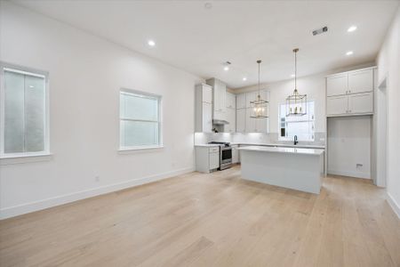 New construction Single-Family house 947 Blackshire Ln, Houston, TX 77055 plan The Rosalie - image 19