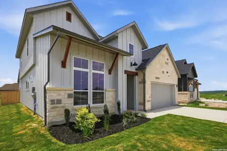 New construction Single-Family house 113 Travis Dr, Castroville, TX 78009 - image