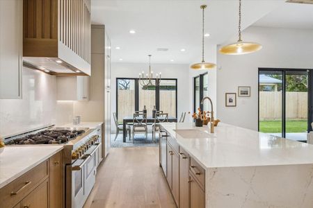 New construction Single-Family house 7302 Raton St, Houston, TX 77055 - image 7