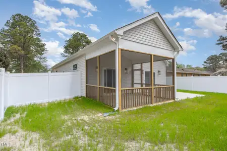 New construction Single-Family house 8 Nottingham Pl, Smithfield, NC 27577 - image