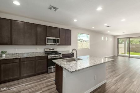 New construction Single-Family house 5721 W Getty Dr, Phoenix, AZ 85043 null- photo 5 5