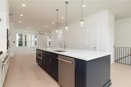 New construction Townhouse house 2251 Crestview Dr Ne, Brookhaven, GA 30319 - image