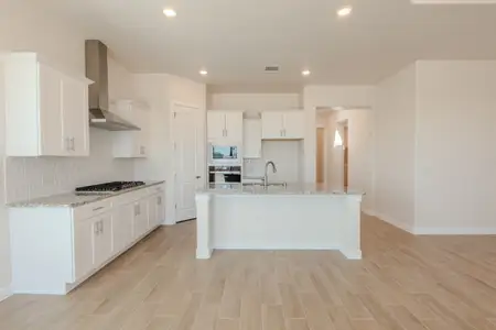 New construction Single-Family house 13316 Emerald Water Ct, El Paso, TX 79928 plan Valencia II - image 4