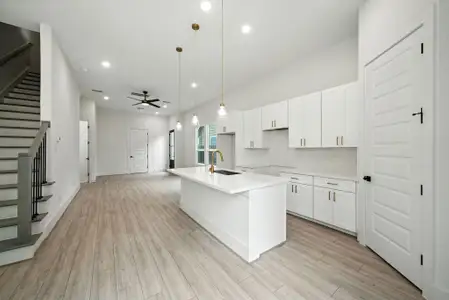 New construction Single-Family house 7117 England St, Unit C, Houston, TX 77021 - image 4