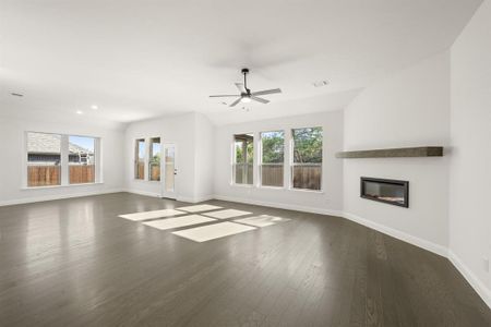 New construction Single-Family house 4602 Thistle Dr, Midlothian, TX 76065 plan Concept 2404 - image 19