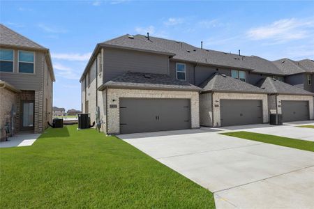 New construction Townhouse house 5426 Runnel, Royse City, TX 75189 - image