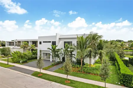 New construction Single-Family house 16492 S Botaniko Dr S, Weston, FL 33326 - image