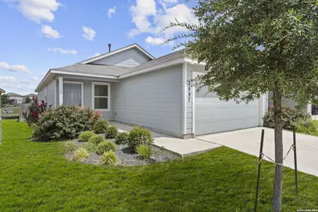 New construction Single-Family house 1007 Landon Rdg, San Antonio, TX 78245 - image