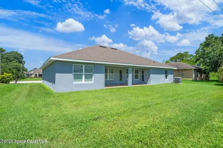 New construction Single-Family house 830 Hollahan Rd Se, Palm Bay, FL 32909 plan 2265 - image