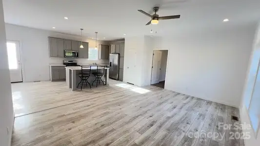 Kitchen Dining Area