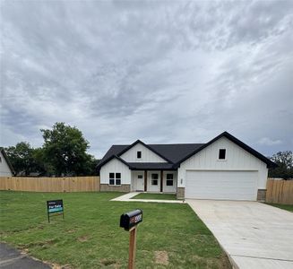 New construction Single-Family house 4004 Tahoe Ct, Granbury, TX 76048 - image
