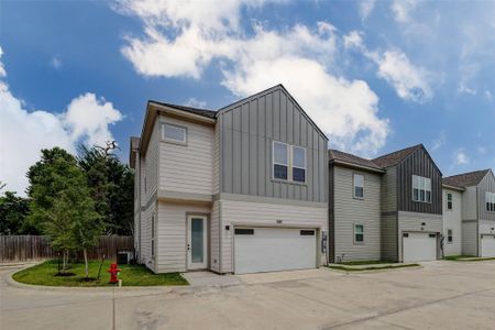 New construction Single-Family house 5727 Elysium St, Houston, TX 77091 - image