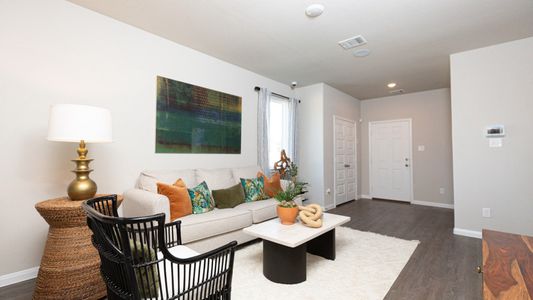 New construction Single-Family house 402 Woodhouse Wy, Fort Worth, TX 76140 plan The Woodland - image 6