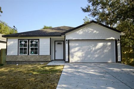 New construction Single-Family house 1708 W Lang Street, Alvin, TX 77511 - photo 0