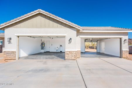 New construction Single-Family house 15440 W Buckhorn Trail, Surprise, AZ 85387 - photo 0