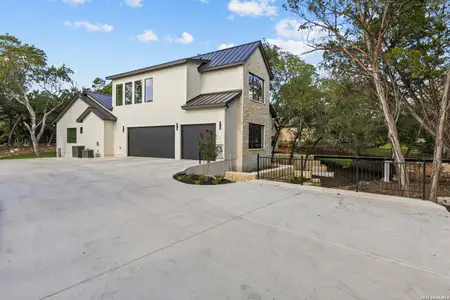 New construction Single-Family house 128 Balcones Bnd, Boerne, TX 78006 - image