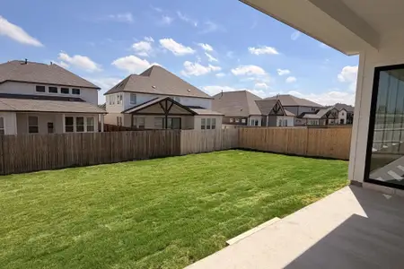 New construction Single-Family house 221 Medallion St, Liberty Hill, TX 78642 plan Harding - image 3