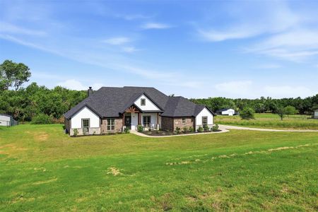New construction Single-Family house 1057 Gonzollas Rd, Springtown, TX 76082 - image