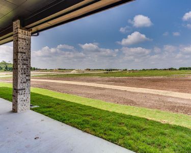 New construction Single-Family house 420 Solo Ridge Drive, Waxahachie, TX 75167 - photo 35 35