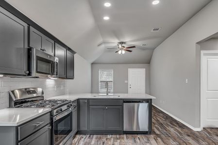 New construction Single-Family house 1215 High St, Navasota, TX 77868 - image 2