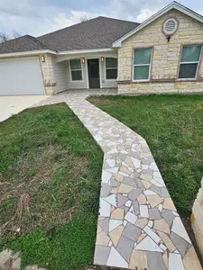 New construction Single-Family house 106 Country Club Dr, Marlin, TX 76661 - image