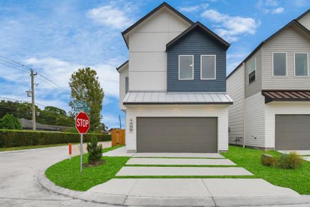 New construction Single-Family house 4403 Abaco Ln, Houston, TX 77045 - photo 0