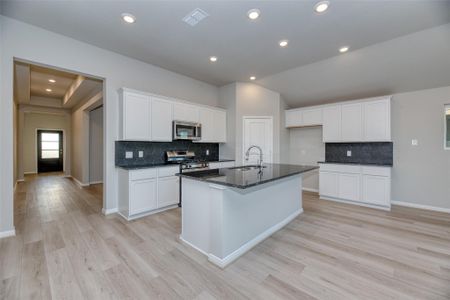 New construction Single-Family house 21115 Sunlight Grove Dr, Bonney, TX 77583 plan Cypress - image 8