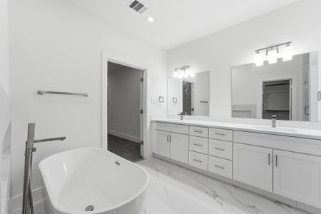 New construction Single-Family house 1422 W 34Th 1/2 St, Houston, TX 77018 - image 12