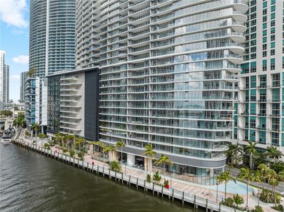 New construction Condo house 300 Biscayne Blvd, Unit 5209, Miami, FL 33131 - image